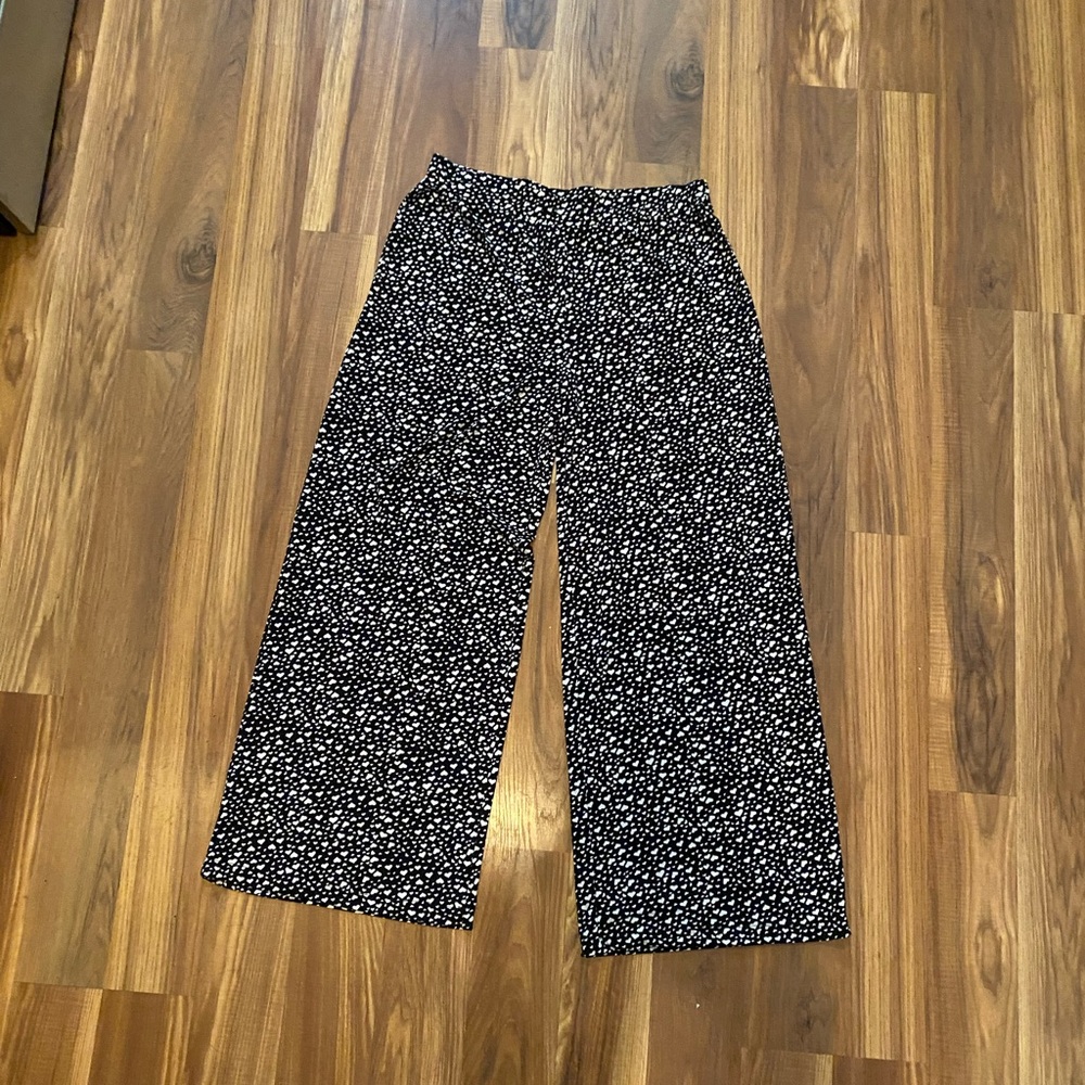 Loungewear palazzo pants Black with white hearts Misses size small